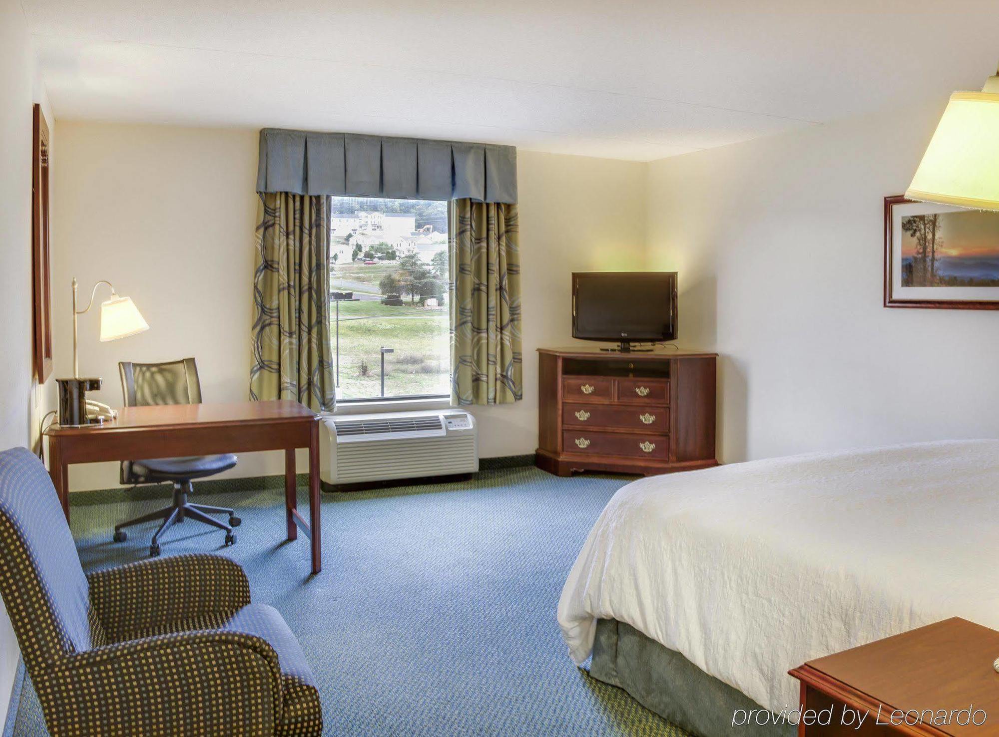 Hampton Inn Harrisonburg South Екстер'єр фото